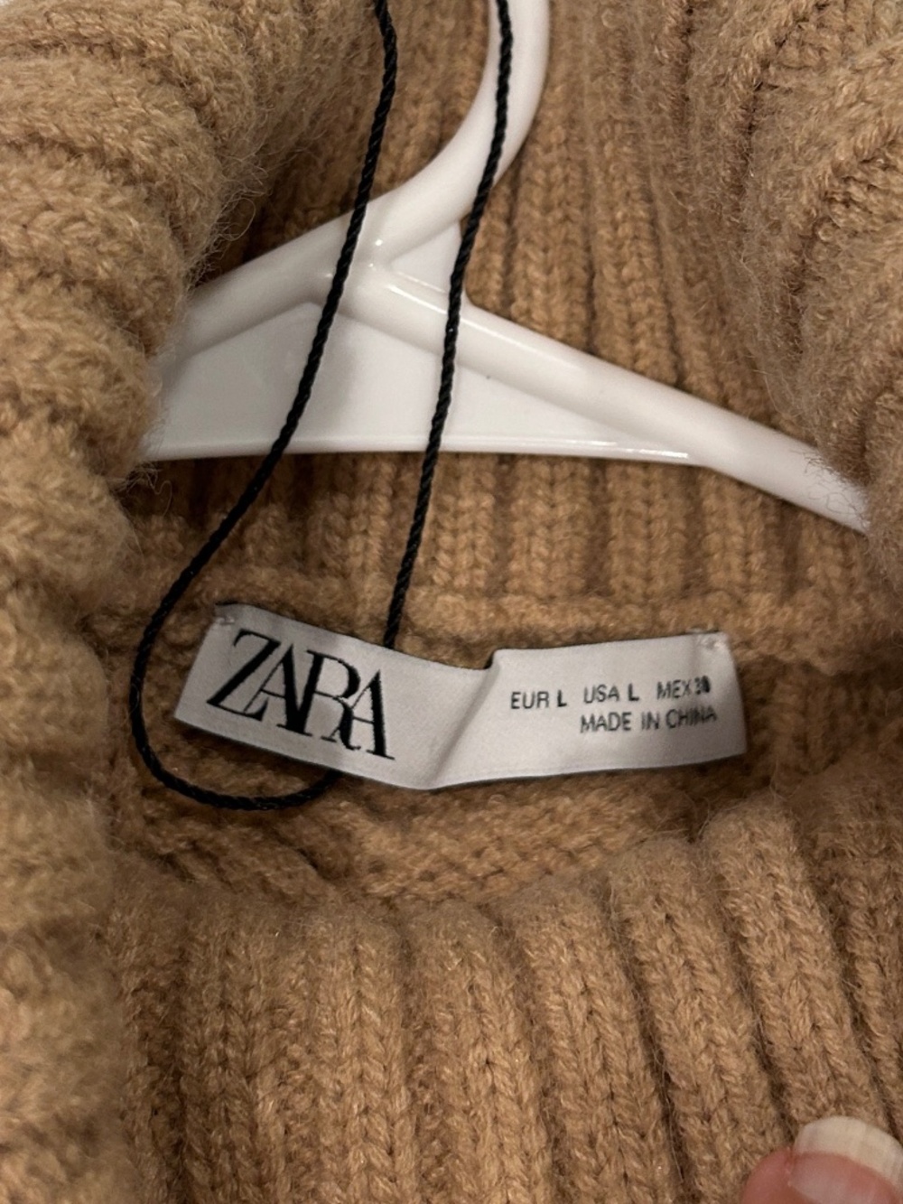 Zara Stylish Tan Turtleneck Cable Knit Sleeveless Vest Sweater - Picture 3 of 9